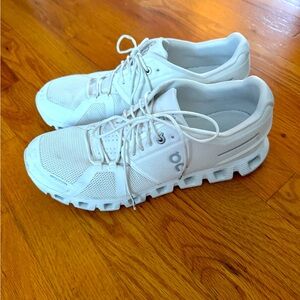 On cloud. Cloud 5. Women’s